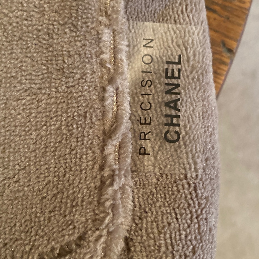 Chanel Makeup/Beaute Precision Adjustable Crossbody “Terry/Teddy” Bag NIP - Picture 5 of 11